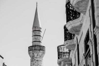 Minaret above the city - slon.pics - free stock photos and illustrations