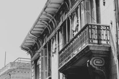 Part of old colonial building. Black and white photo - slon.pics - free stock photos and illustrations