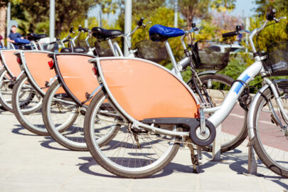 Row of parked bicycles - slon.pics - free stock photos and illustrations