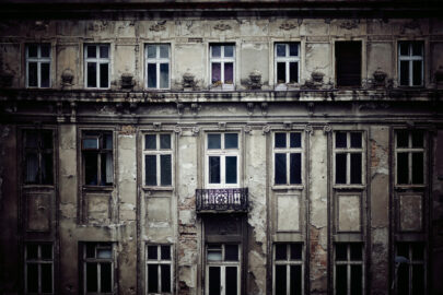 Facade of an old building - slon.pics - free stock photos and illustrations