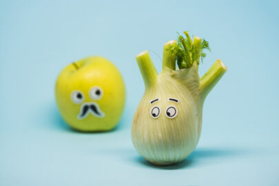 Apple and Fennel looking suspiciously - slon.pics - free stock photos and illustrations