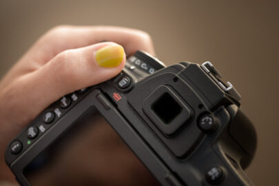 DSLR camera in womans hands - slon.pics - free stock photos and illustrations