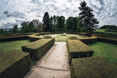 Formal garden in the park of Cesky Krumlov castle. Czech Republic - slon.pics - free stock photos and illustrations