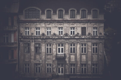 Facade of an old abandoned house. Belgrade, Serbia - slon.pics - free stock photos and illustrations