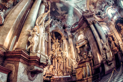 Interior and altar of St. Nicholas Church - slon.pics - free stock photos and illustrations
