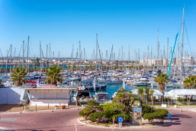 Yachts and boats in Marina of Torrevieja - slon.pics - free stock photos and illustrations