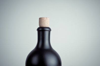 Black bottle - slon.pics - free stock photos and illustrations