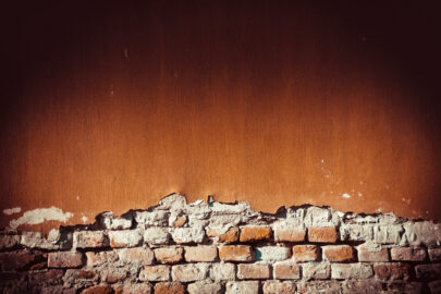 Painted brick wall with paint peeling off - slon.pics - free stock photos and illustrations
