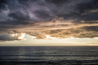 Dark stormy sea with a dramatic cloudy sky - slon.pics - free stock photos and illustrations