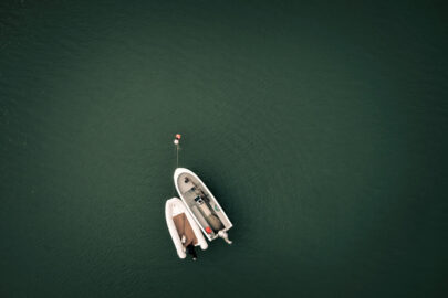 Overhead view of motorboats - slon.pics - free stock photos and illustrations